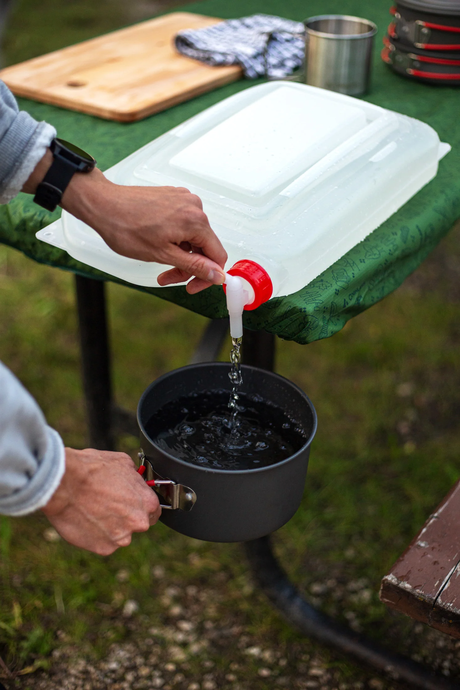 Expandable Water Carrier - Image 4